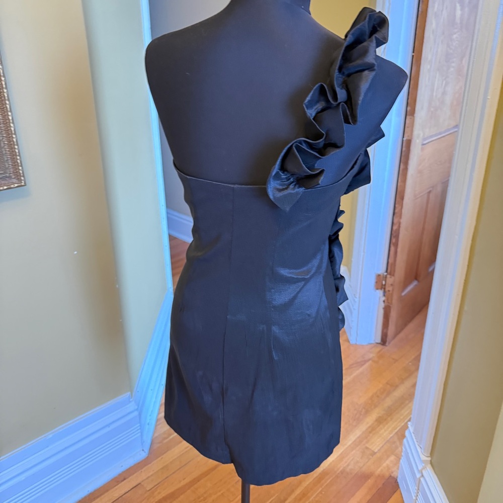 Snap Black One-Shoulder Ruffle Dress - Picture 6 of 10